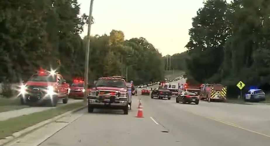 Atirador mata 5 pessoas na Carolina do Norte; polícia faz cerco para capturar suspeito