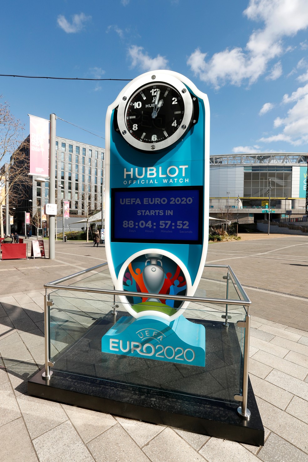 Rel&oacute;gio marca contagem regressiva para a Eurocopa 2020 em Wembley &mdash; Foto: Reuters/Matthew Childs