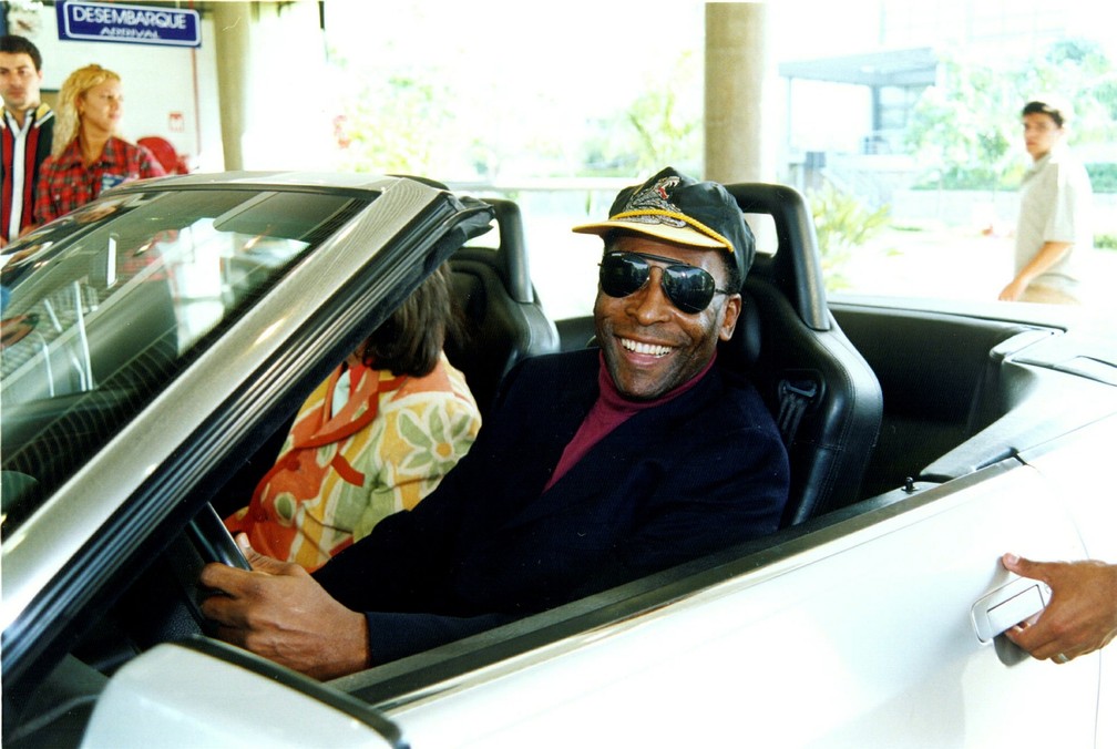 Pelé durante gravações do programa 'Casseta & Planeta, Urgente!' — Foto: Acervo Grupo Globo