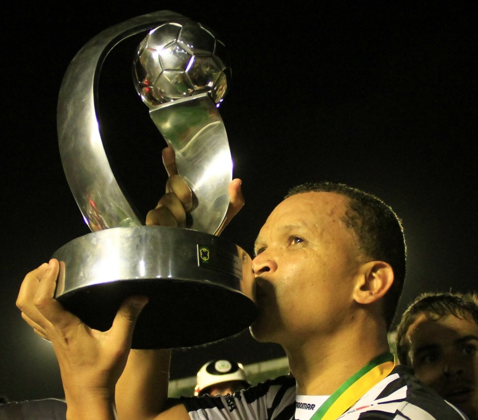Warley foi campeão brasileiro da Série D em 2013 pelo Botafogo-PB (Foto: Rizemberg Felipe/Jornal da Paraíba)