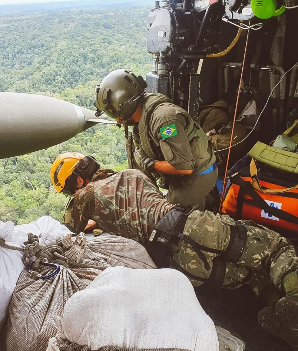 V&Iacute;DEO: Buscas por ca&ccedil;adores perdidos na floresta amaz&ocirc;nica chegam ao 12&ordm;  dia | Amazonas | G1