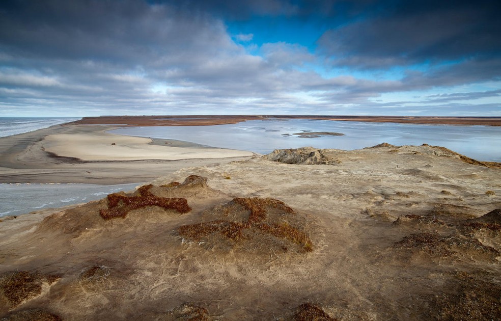 Área em que houve derretimento da camada de permafrost, na península de Yamal, Rússia — Foto: Steve Morgan/Greenpeace/Divulgação
