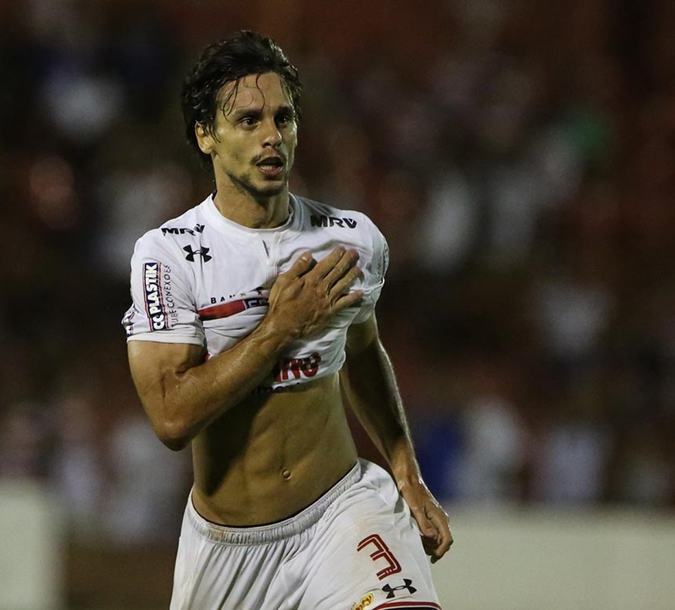 Rodrigo Caio comemora gol do São Paulo (Foto: Rubens Chiri/saopaulofc.net)