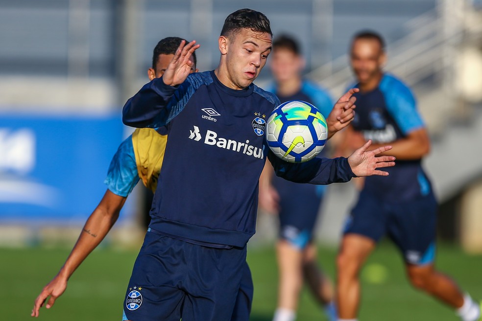 Inscrito recentemente na Libertadores, Pepê deve ser opção no banco de reservas (Foto: Lucas Uebel/Grêmio)