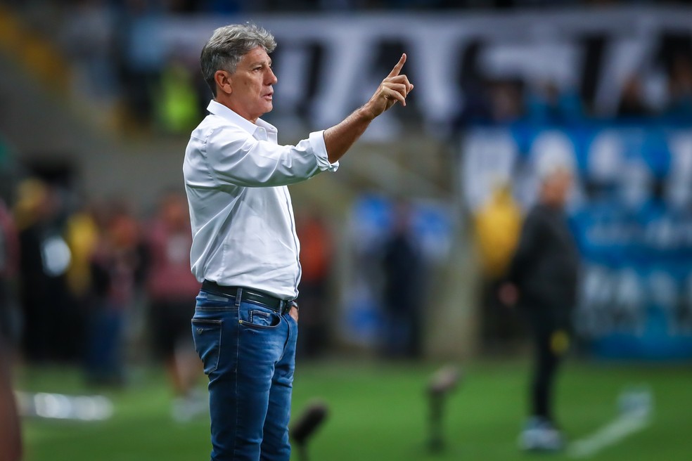 Renato volta a falar de necessidade do Grêmio contratar: Série A é outro patamar