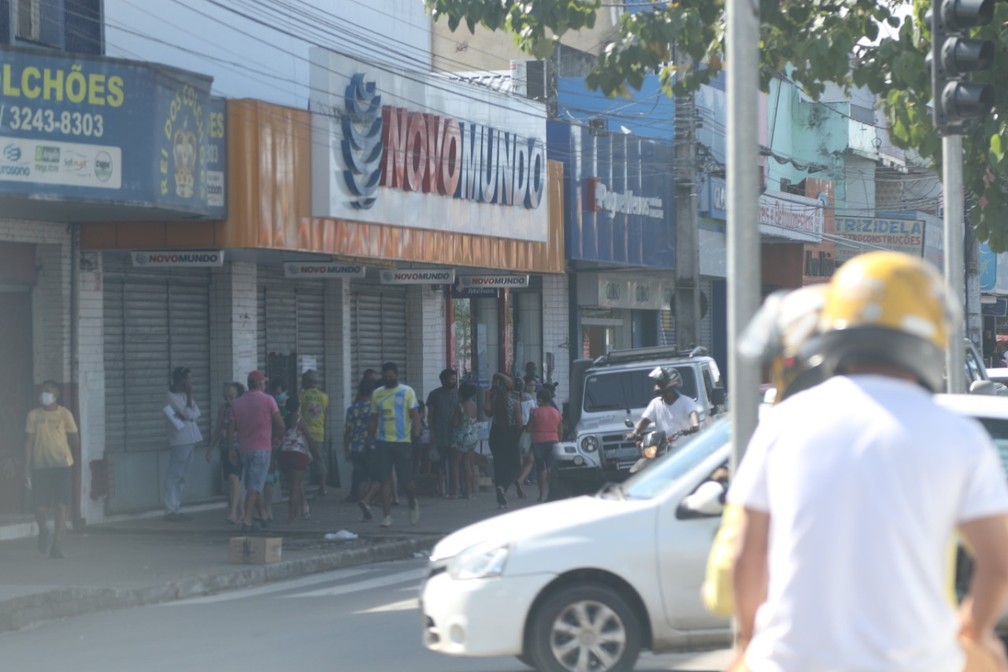 Fluxo de pessoas foi grande no João Paulo nesta segunda-feira (25) — Foto: Adriano Soares/Grupo Mirante