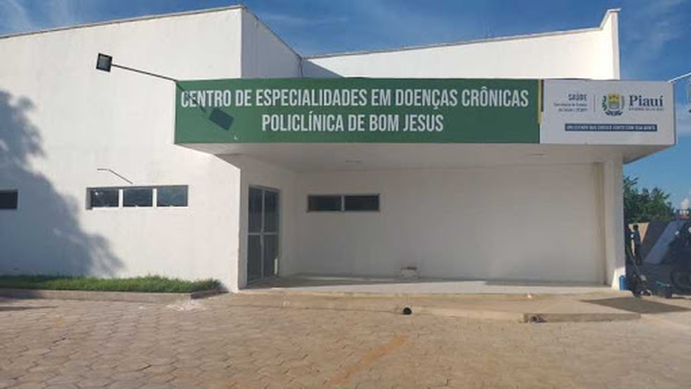 Leitos de UTIs estão sendo instalados no prédio da Policlínica em Bom Jesus, Sul do Piauí — Foto: Divulgação/Sesapi