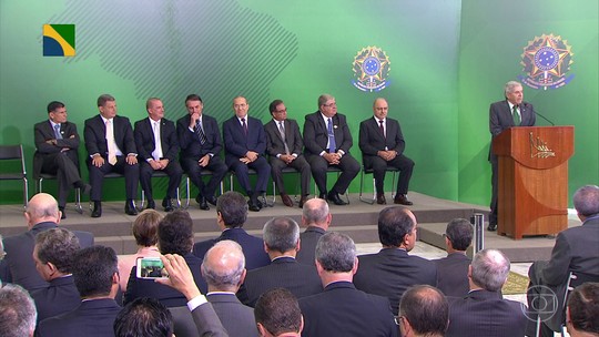 Ministro do GSI, general Heleno diz que sistema de inteligência foi 'derretido' por Dilma