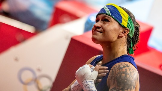 Bia Ferreira é campeã mundial de boxe
