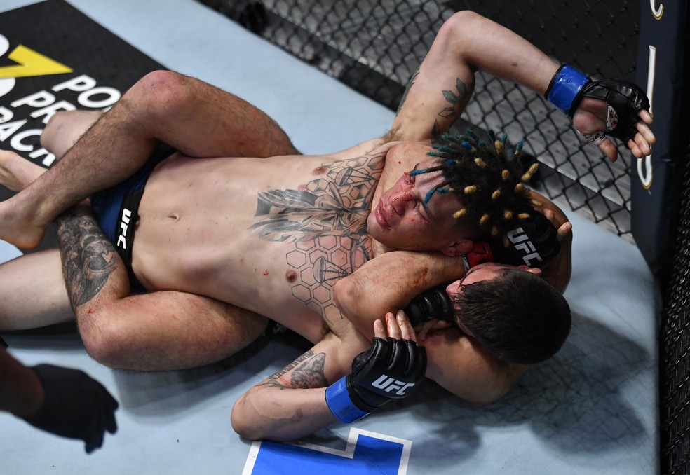 Mickey Gall venceu Jordan Williams por finalização aos 2m57s do R1 — Foto: Getty Images