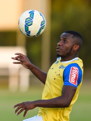 Willians elogia sintonia do Cruzeiro com a torcida: O time todo cresce