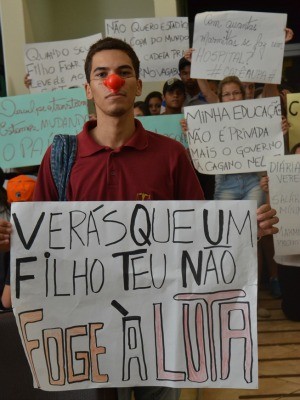 Protesto nas ruas de Três Lagoas (Foto: Danilo Fiuza/Jornal JP)