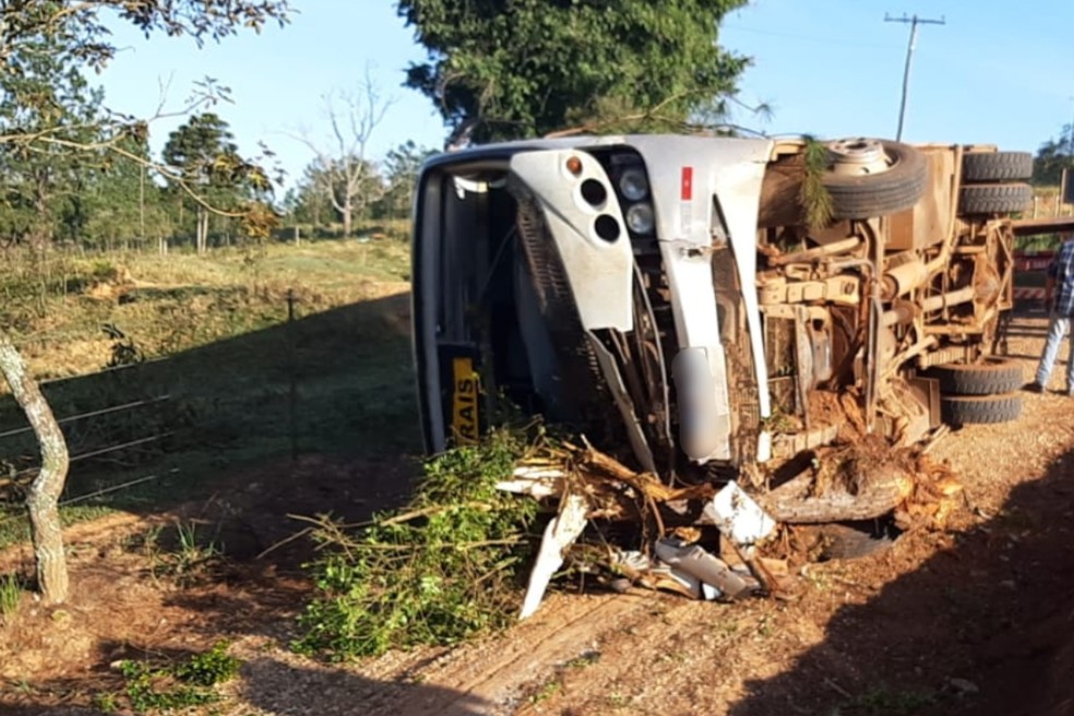Acidente com micro-ônibus deixa feridos em Buri — Foto: Arquivo Pessoal