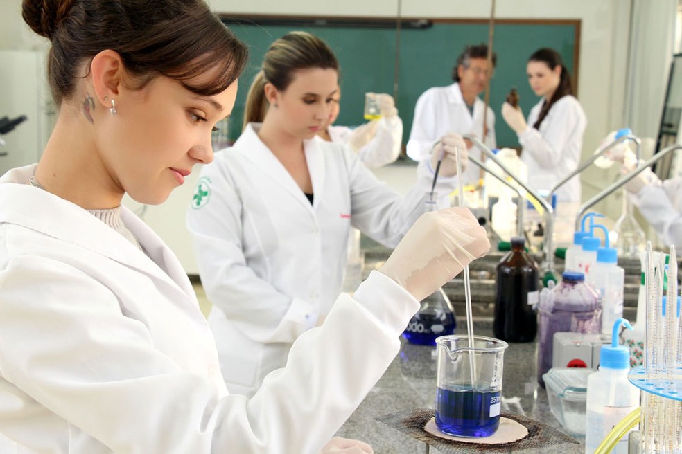 Laboratórios modernos e equipamento de ponta integram estrutura da Instituição (Foto: UniBrasil)