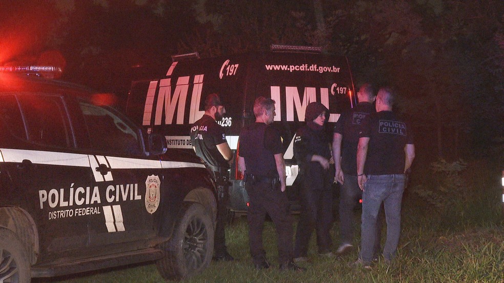 Polícia investiga caso de ossada encontrada perto do Palácio do Planalto, em Brasília — Foto: TV Globo/Reprodução