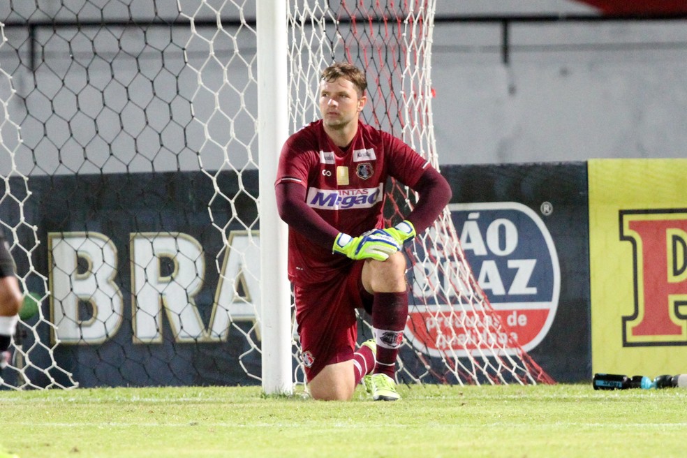 Tiago Machowski será um dos responsáveis por parar Marcelinho Paraíba (Foto: Marlon Costa / Pernambuco Press)