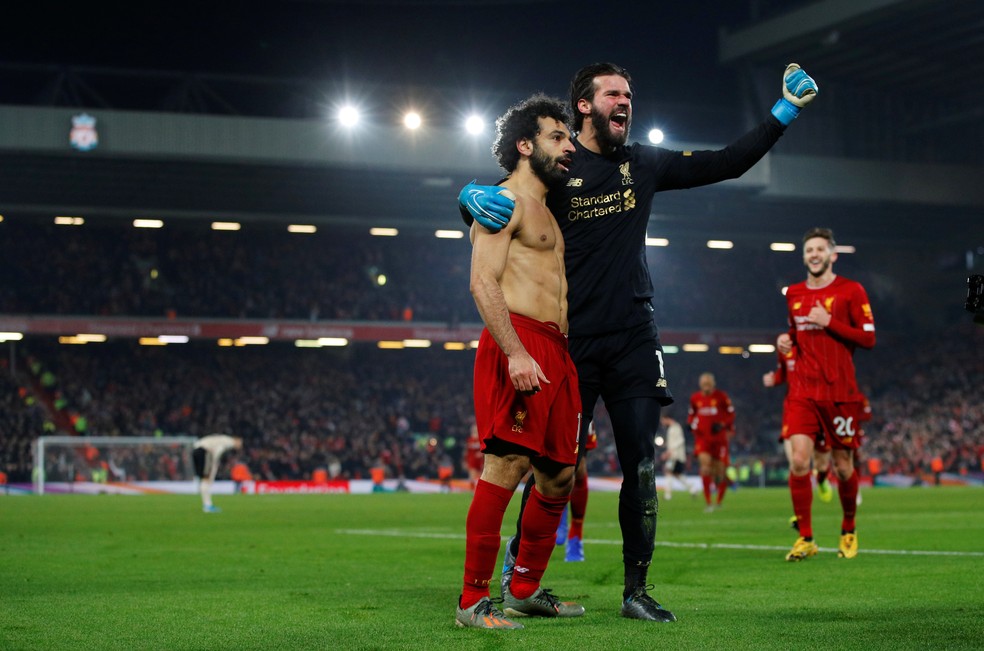 Jogadores do Liverpool terão a chance de celebrar o provável título, caso a Premier League tenha garantia de segurança — Foto: Phil Noble/Reuters