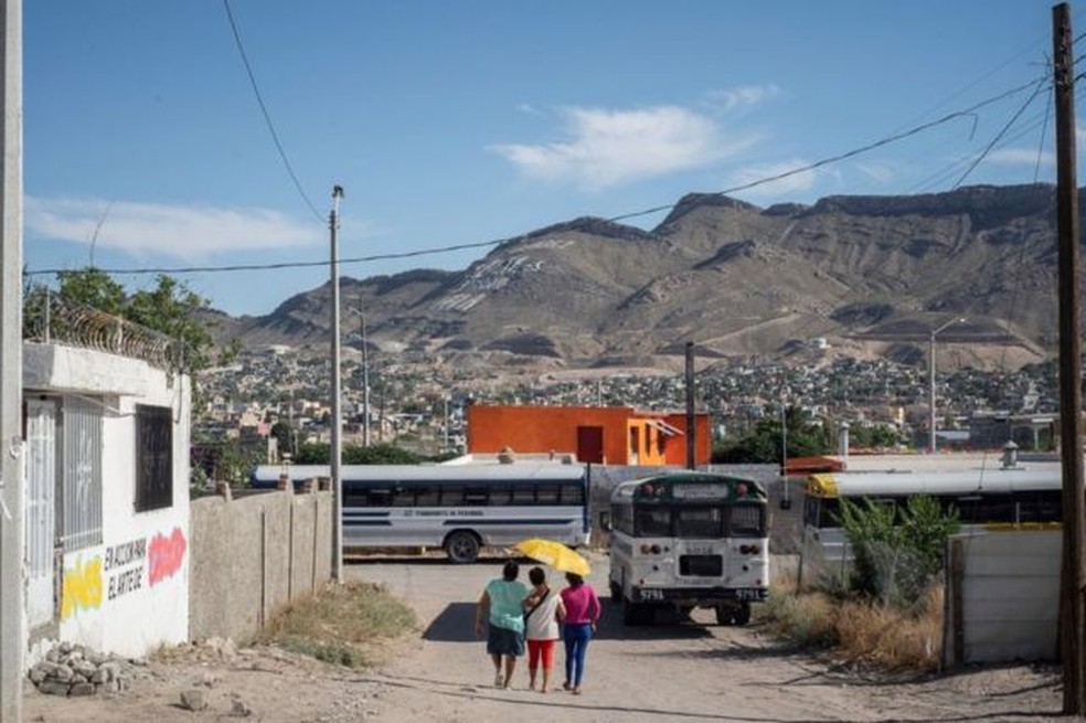 Nem todas as mulheres podem se mobilizar para abortos fora do Texas, como imigrantes que aguardam autorização legal para viver nos EUA — Foto: BBC