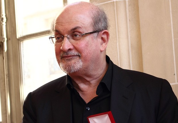 Salman Rushdie (Foto: ActuaLitté, CC BY-SA 2.0 <https://creativecommons.org/licenses/by-sa/2.0>, via Wikimedia Commons)