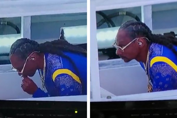 Snoop Dogg acende o que parece ser um cigarro de maconha (Foto: Reprodução/Twitter)