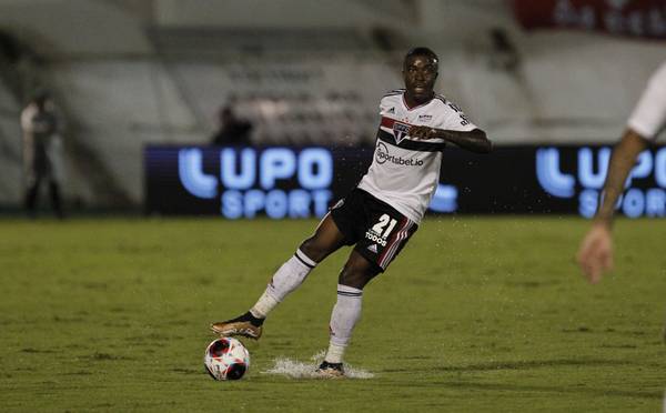 Chegada de Luiz Gustavo deve acelerar saída de Méndez do São Paulo