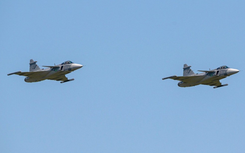Caças F-39 Gripen começam a operar no Brasil — Foto: Reprodução/Twitter Força Aérea Brasileira 