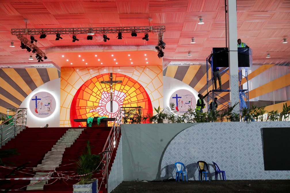 Palco para receber Papa é montado em Kinshasa na República Democrática do Congo — Foto: Luc Gnago/REUTERS