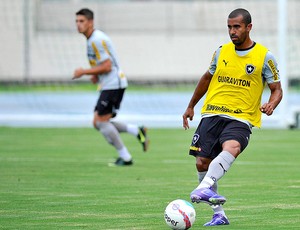 Julio Cesar no treino do Botafogo (Foto: Fernando Soutello / Agif)