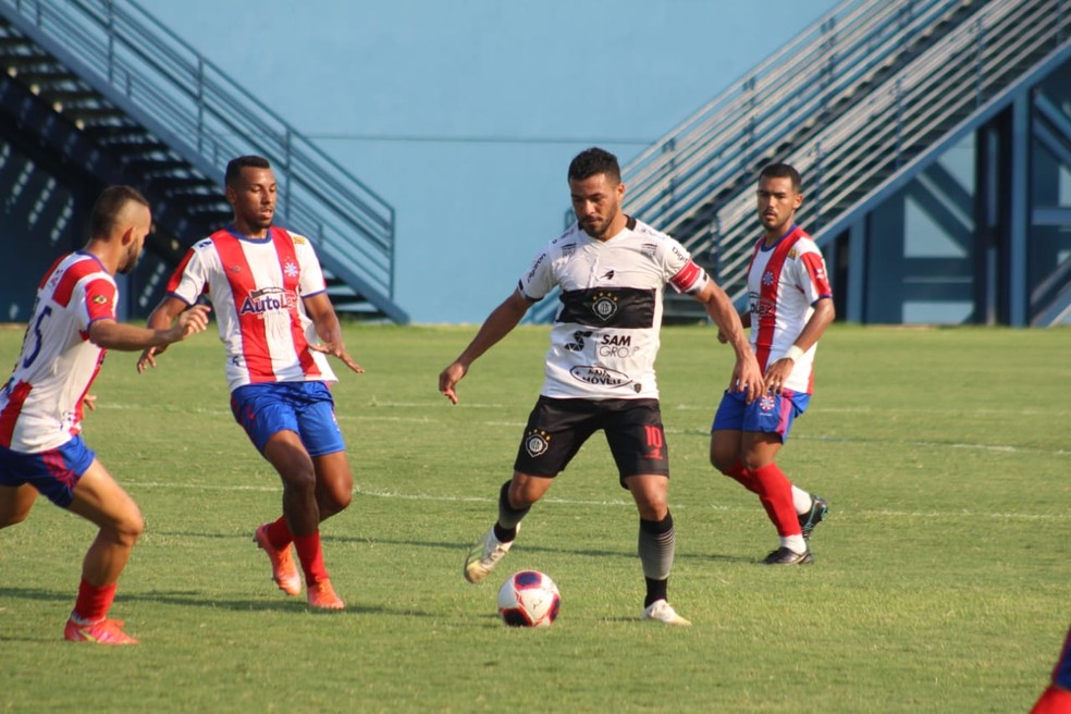 Rio Negro e Sul América se enfrentaram neste sábado, no estádio da Colina — Foto: Paulo Rogério/Rio Negro