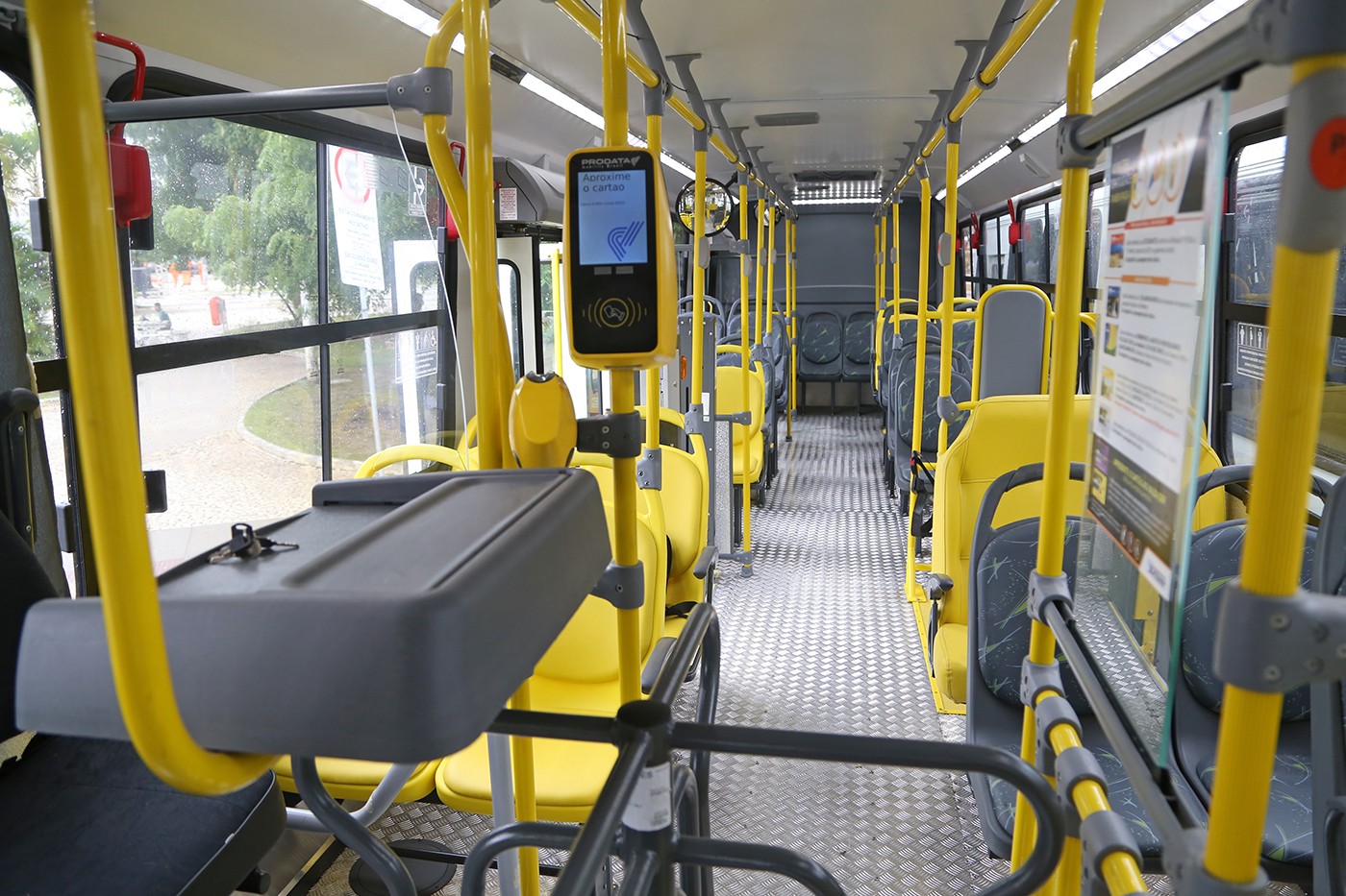 Dez ônibus de empresa do transporte público de Aracaju são apreendidos pela Justiça 