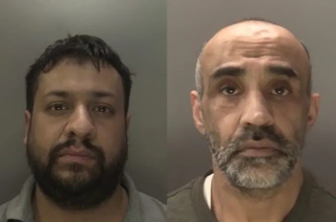 Os dois homens presos por transporte de drogas na Inglaterra (Foto: Divulgação)