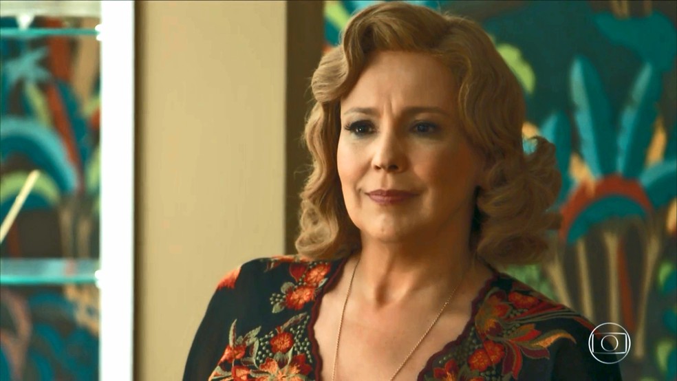 Ondina (Ana Beatriz Nogueira) vai até a casa de Luz (Marina Ruy Barbosa) para conversa definitiva, em 'O Sétimo Guardião' — Foto: TV Globo