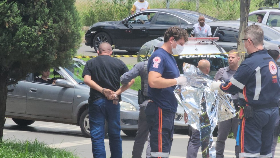 Dois suspeitos foram presos após o acidente em Limeira — Foto: Wagner Morente