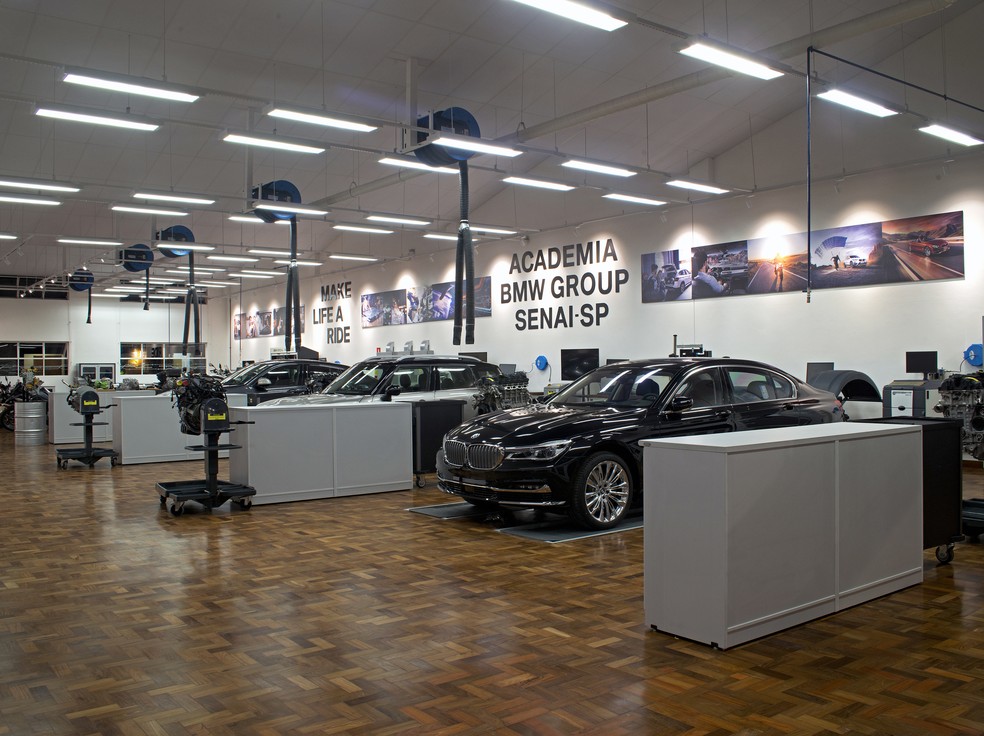 BMW fez parceria com o Senai para capacitação de técnicos — Foto: Divulgação