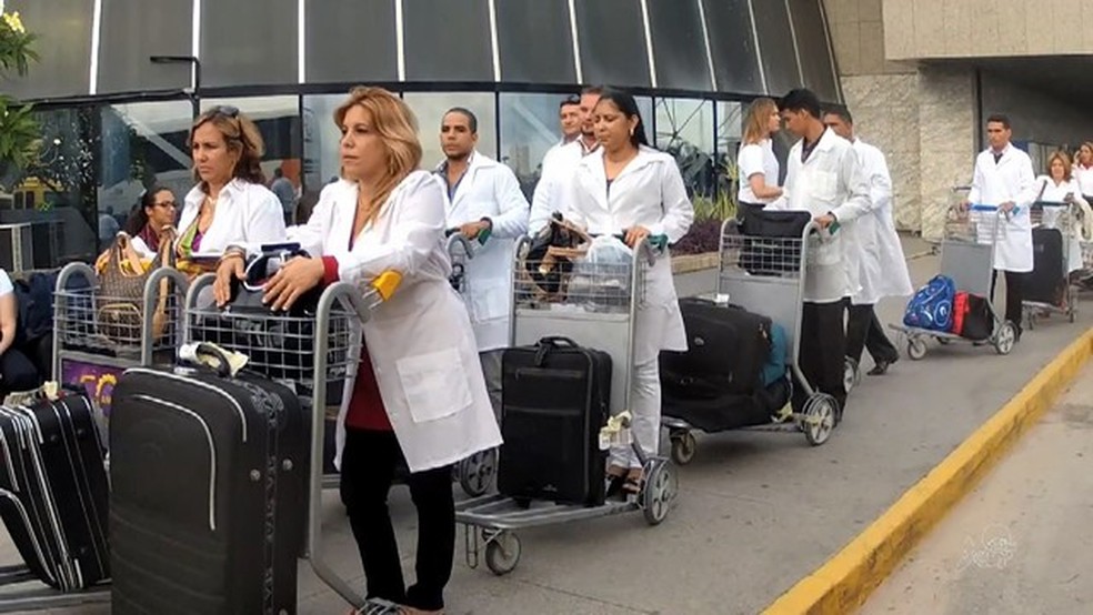 'Mais MÃ©dicos' chegaram ao Brasil em 2013  â€” Foto:  TV Verdes Mares/ReproduÃ§Ã£o