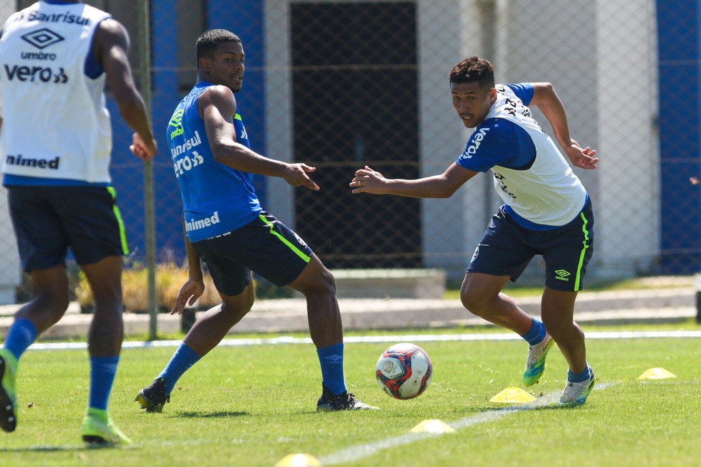 Rildo (D) estava no Brasil de Pelotas — Foto: Rodrigo Fatturi / Grêmio FBPA