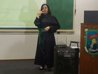 Professora de Libras é a 1ª aluna surda a defender mestrado na UFG