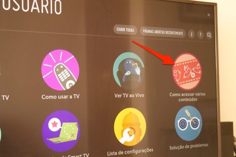 Ação para visualizar dicas de conteúdos em uma smart TV da LG — Foto: Reprodução/Marvin Costa