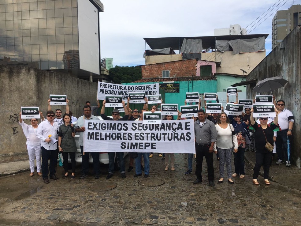 Médicos do Recife fizeram protesto para exigir melhores condições de trabalho (Foto: Tiago Graff/Sindicato dos Médicos de Pernambuco)