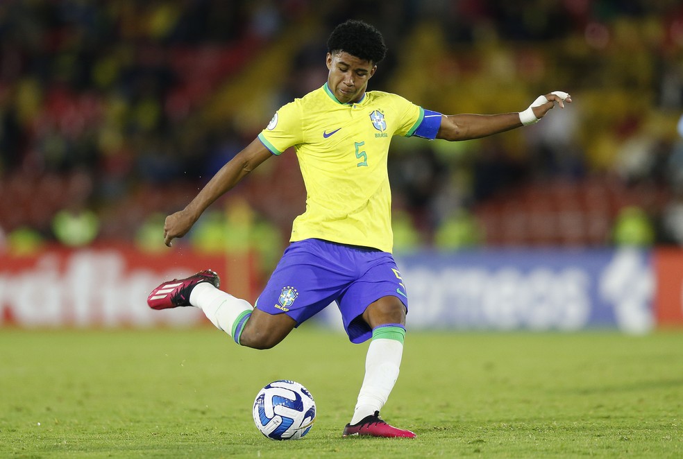 Andrey Santos, do Vasco, é um dos grandes nomes da seleção brasileira convocada para o Mundial Sub-20 — Foto: Rafael Ribeiro/CBF