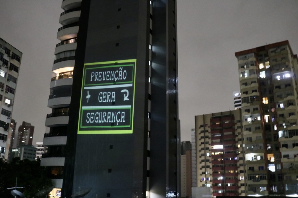 Vj Paraense Projeta Artes E Mensagens Em Predios De Belem Durante Periodo De Isolamento Social Para G1