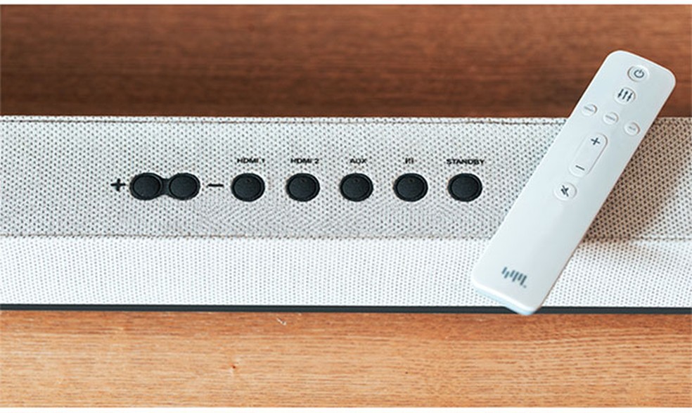 Alguns modelos de soundbar possuem controle remoto — Foto: Divulgação/Kickstarter