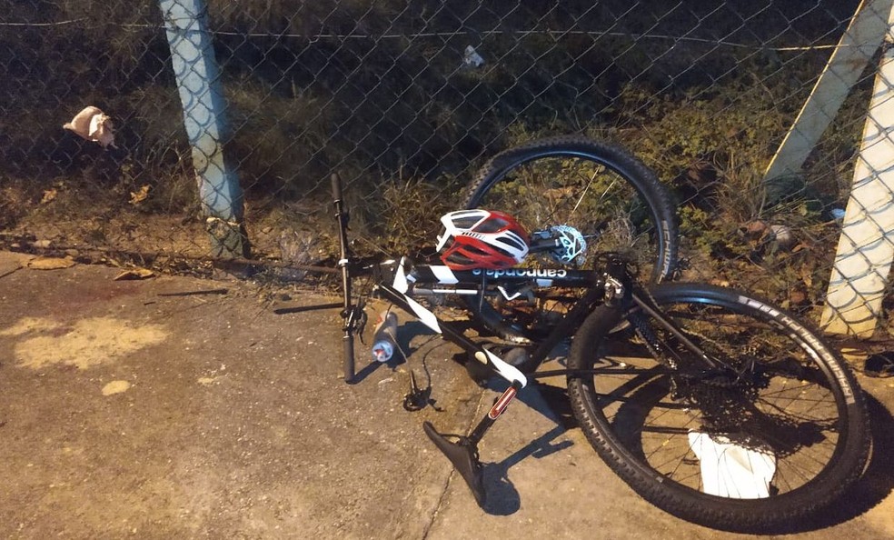 Bicicleta da vítima  — Foto: Cptran