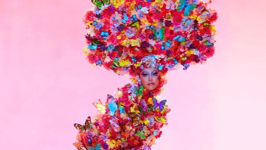 Baile da Vogue 2023: Sabrina Sato surpreende (de novo!) e surge com look lúdico e surrealista
