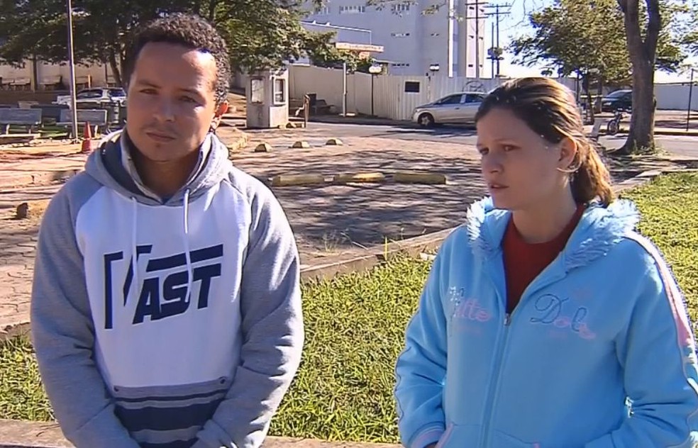 Pais dizem que avisaram que a bebê não estava de jejum (Foto: Reprodução/ TV TEM )