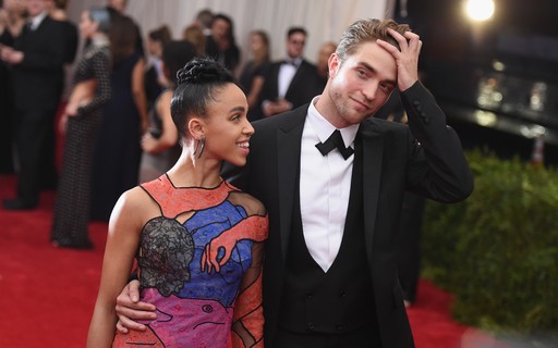 Mae De Robert Pattinson Diz Que Filho Esta Mais Feliz Do Que Quando Estava Com Kristen Stewart Monet Celebridades