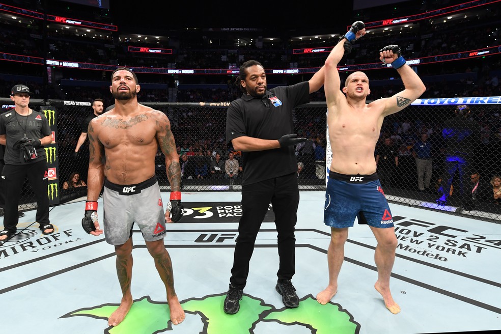 Alex Morono venceu Max Griffin por decisão unânime (29-28, 29-27 e 29-27) — Foto: Getty Images 