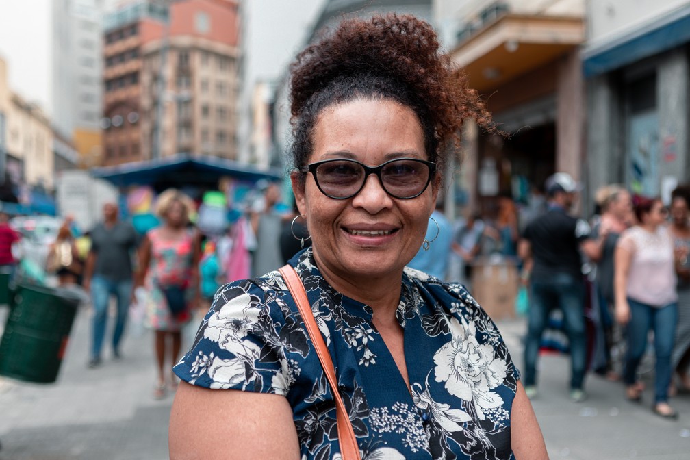A doméstica Maria de Jesus Castro, 58, segurou os gastos em 2019 e tenta reequilibrar o orçamento — Foto: Marcelo Brandt/G1