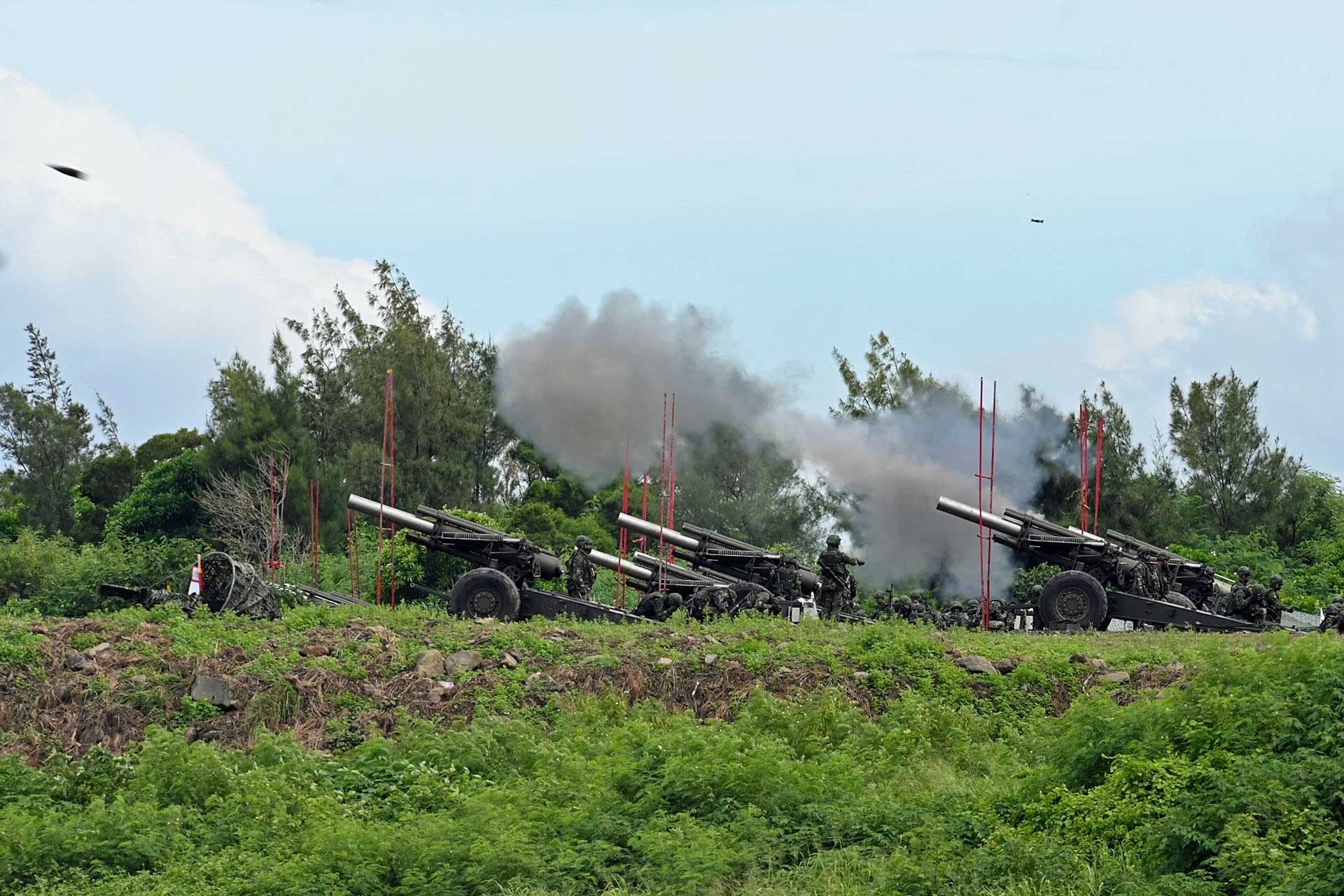 Taiwan inicia manobras militares com munição real e simula defesa contra ataque chinês