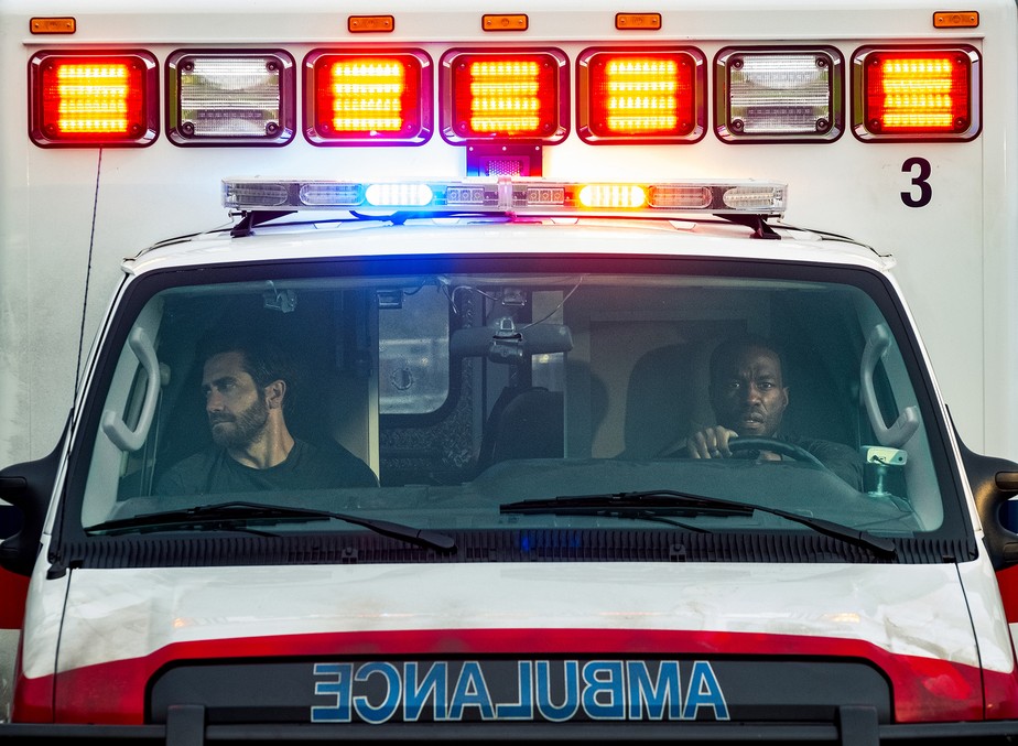 Ambulância: Um Dia de Crime' cansa com egotrip barulhenta de Michael Bay;  g1 já viu | Cinema | G1